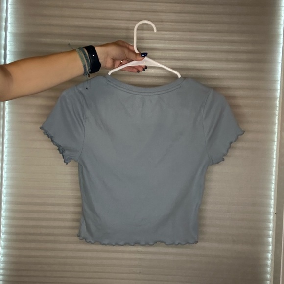 Aero Shrunken Tee Crop Top - Picture 2 of 3